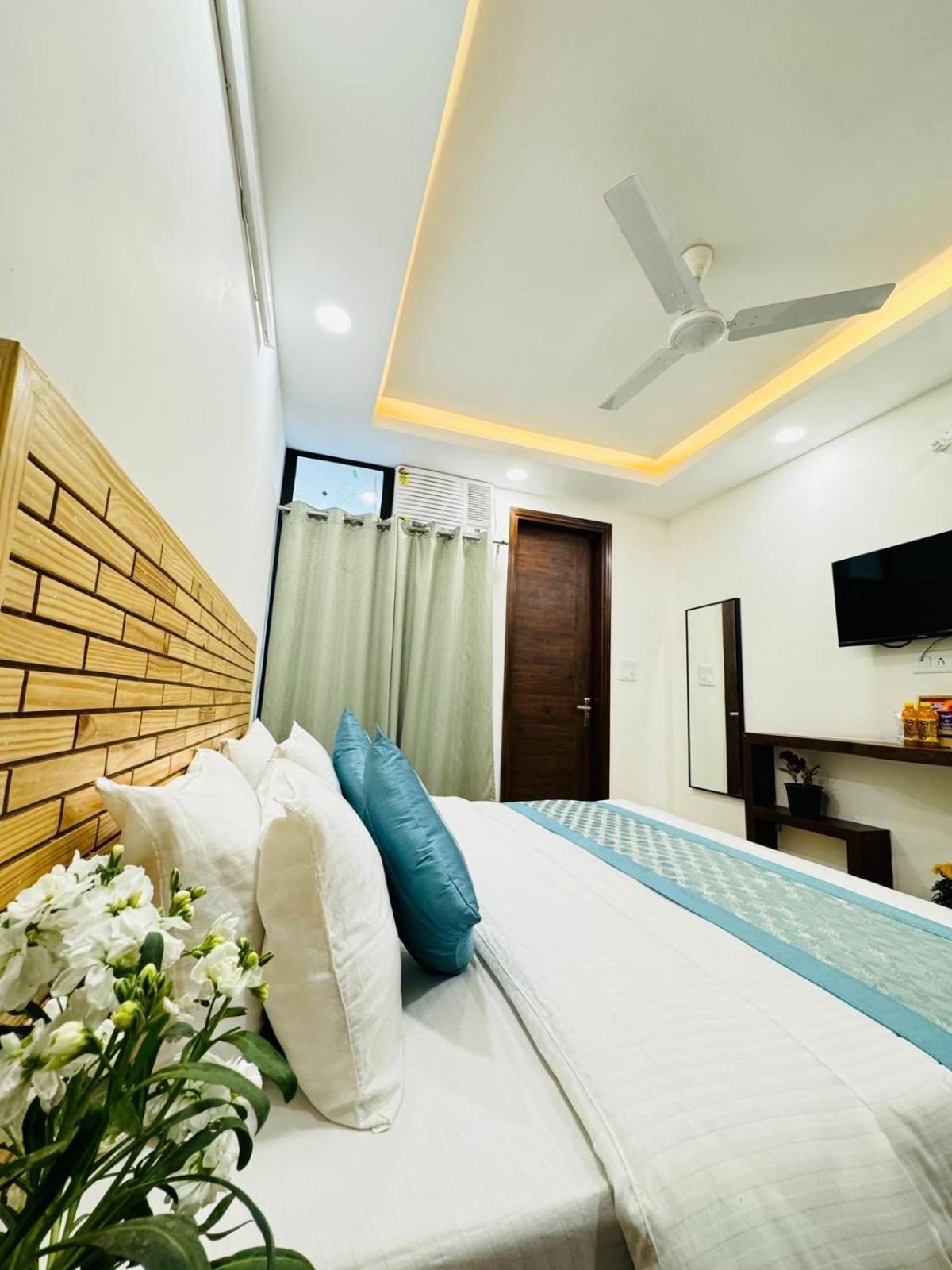 Hotel Ashram View Just 10 Minute Away Form Nizamuddin Railway Station Neu-Delhi Exterior foto