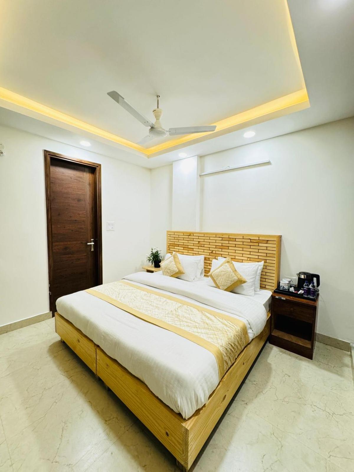 Hotel Ashram View Just 10 Minute Away Form Nizamuddin Railway Station Neu-Delhi Exterior foto