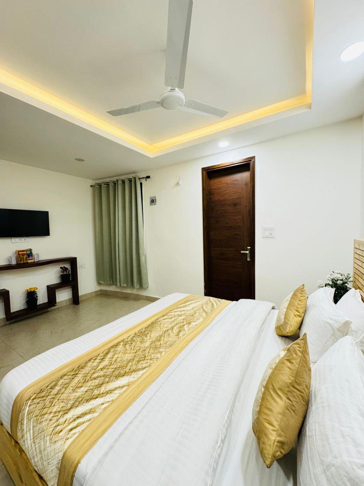 Hotel Ashram View Just 10 Minute Away Form Nizamuddin Railway Station Neu-Delhi Exterior foto