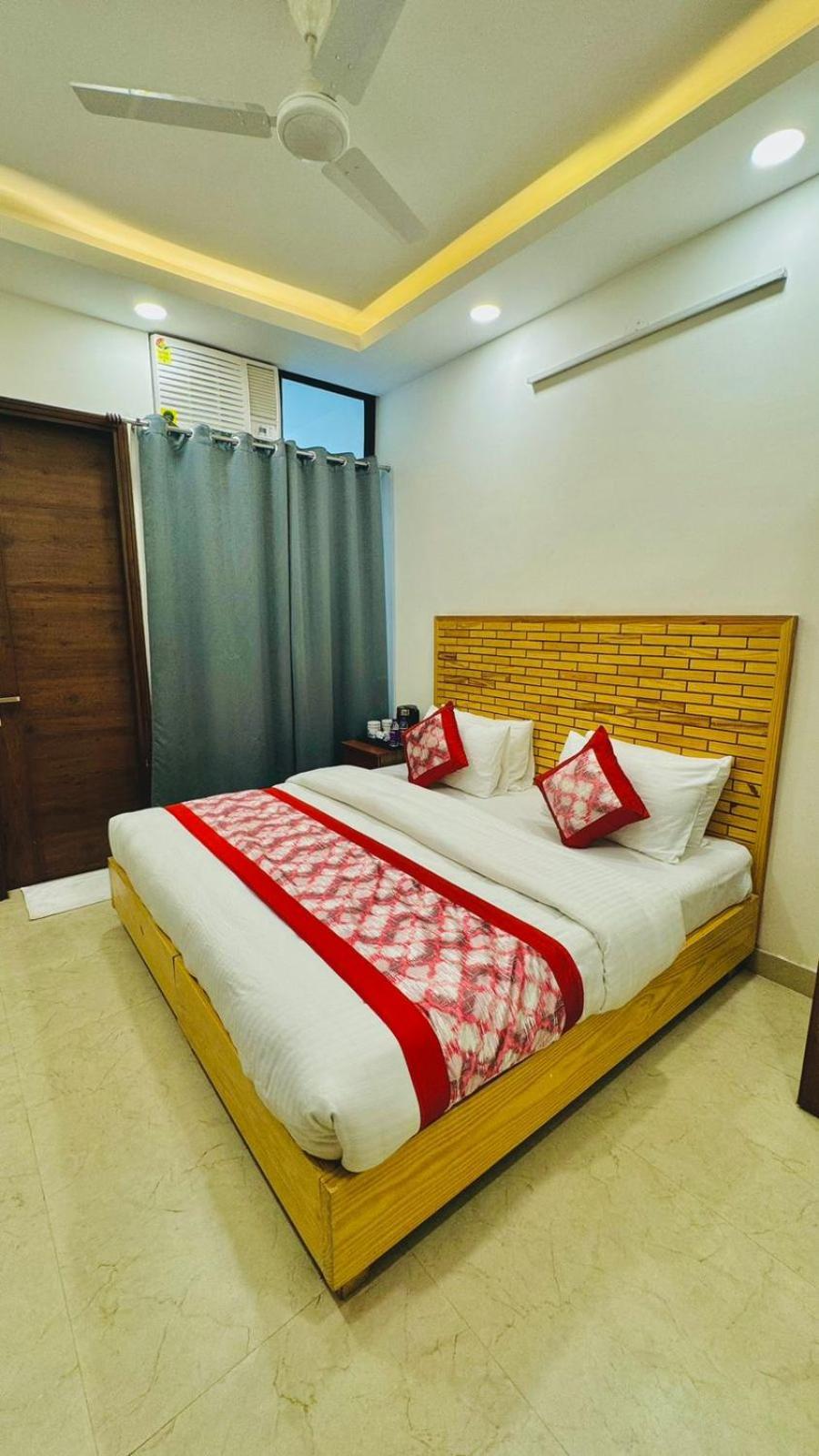 Hotel Ashram View Just 10 Minute Away Form Nizamuddin Railway Station Neu-Delhi Exterior foto