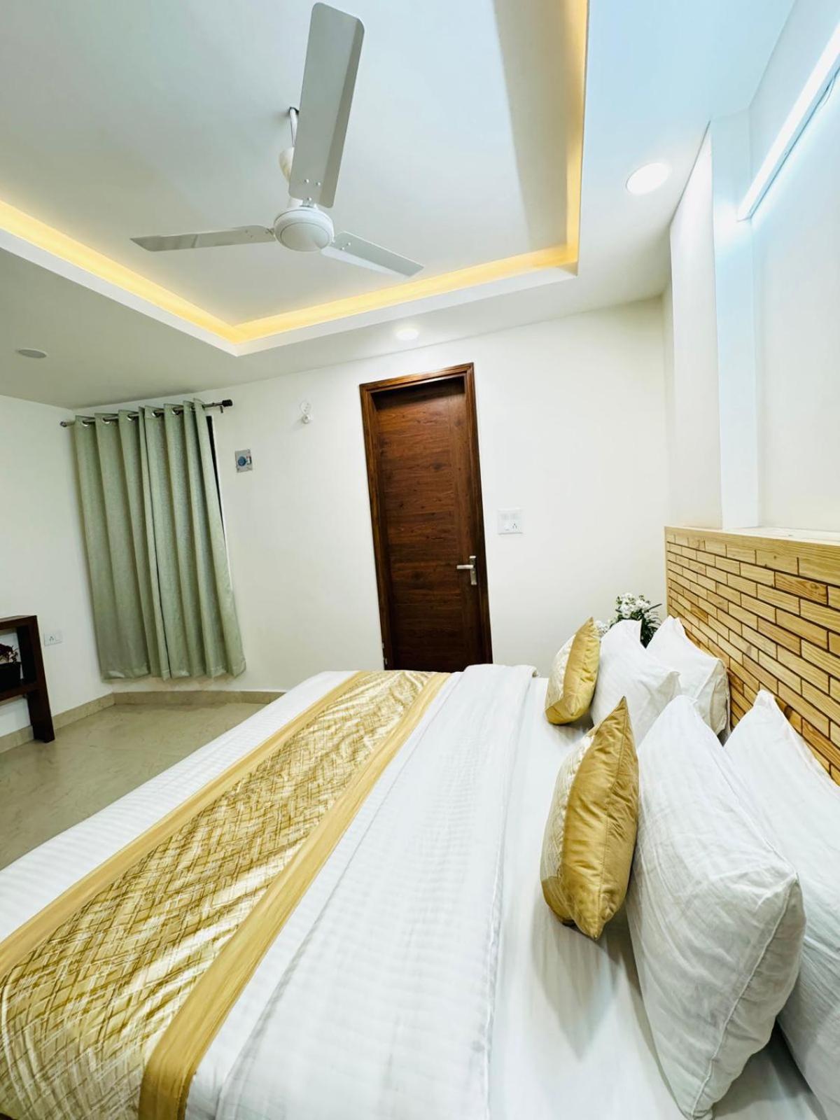 Hotel Ashram View Just 10 Minute Away Form Nizamuddin Railway Station Neu-Delhi Exterior foto