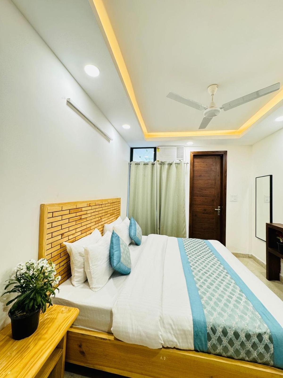 Hotel Ashram View Just 10 Minute Away Form Nizamuddin Railway Station Neu-Delhi Exterior foto
