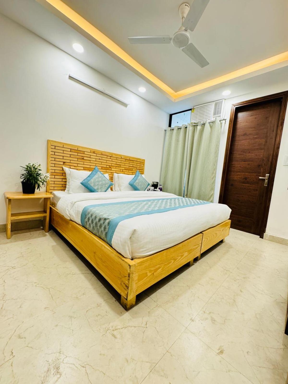 Hotel Ashram View Just 10 Minute Away Form Nizamuddin Railway Station Neu-Delhi Exterior foto